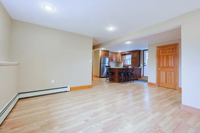 a view of livingroom with furniture and furniture
