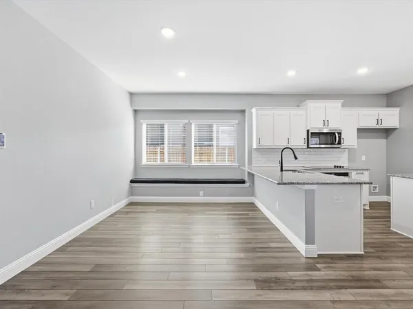 $2,200 | 701 Presidio Street, Aubrey, TX 76227