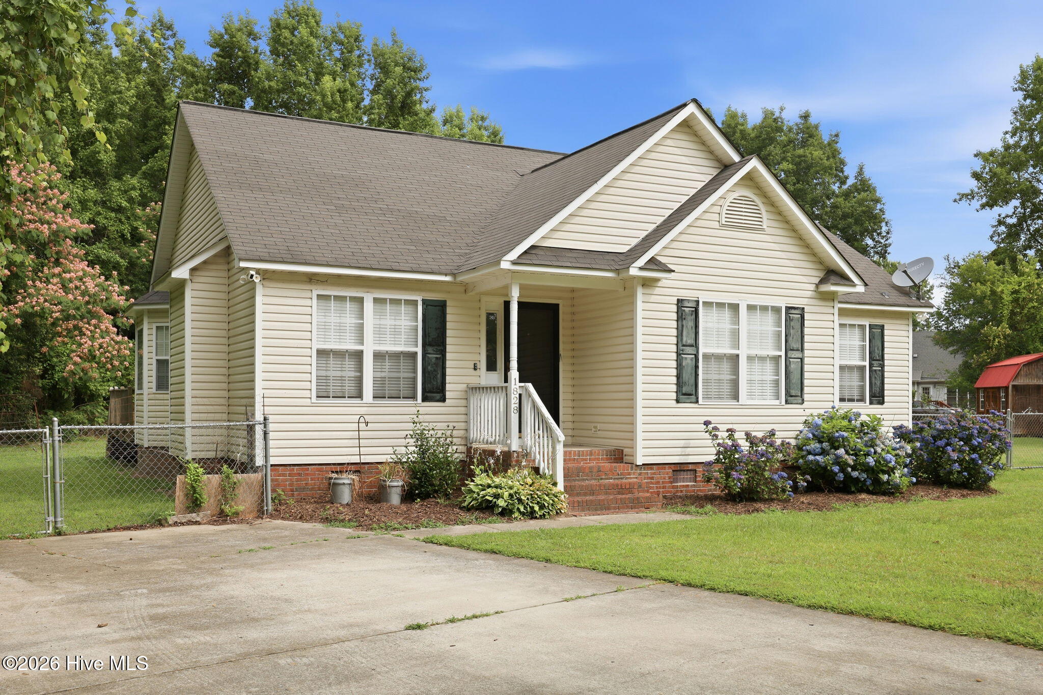 1828 Garner Road Greenville, NC 27834 - Photo 3 of 41