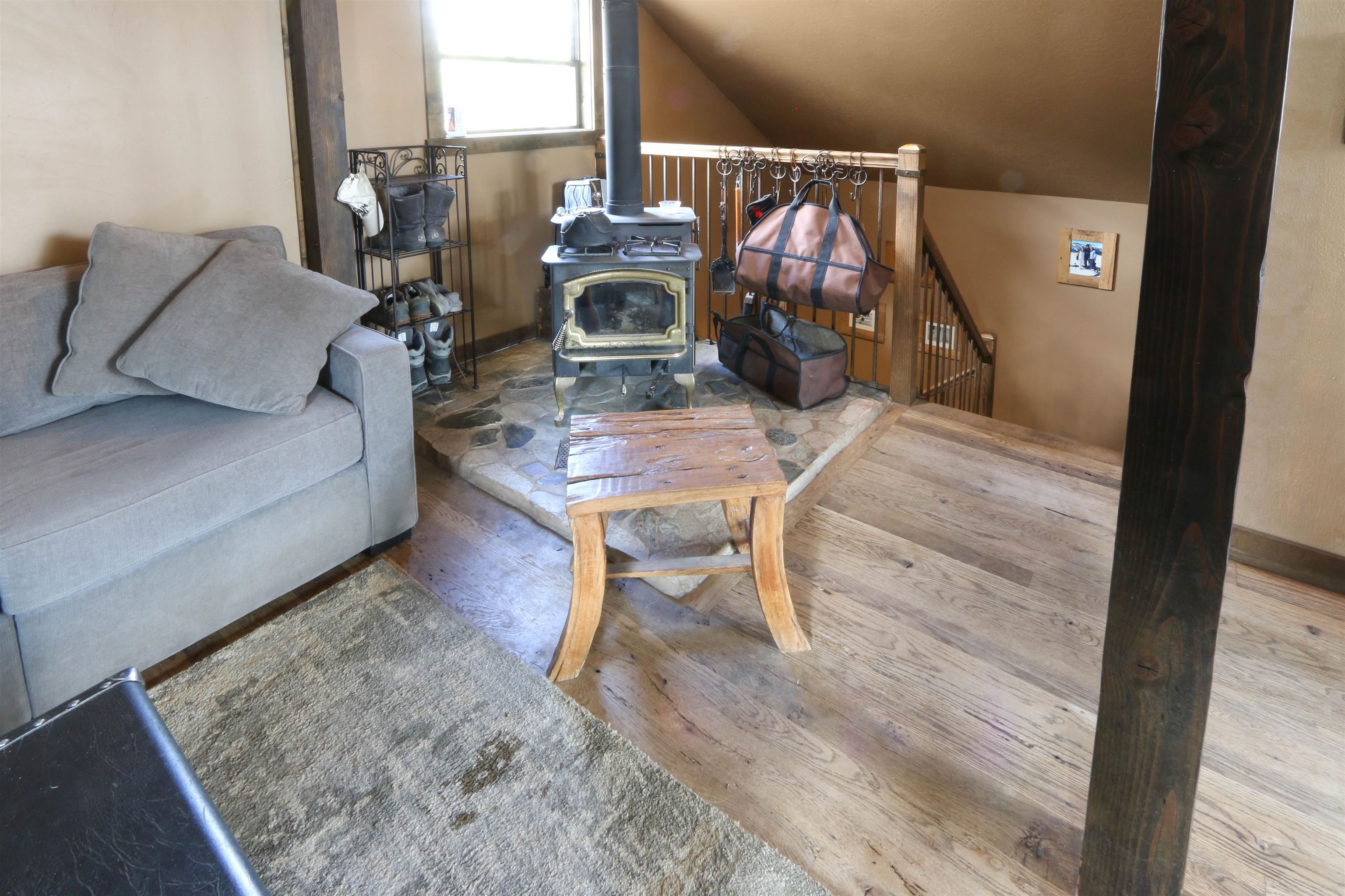 108 Ridgecrest Drive Mammoth Lakes, CA 93546 - Photo 7 of 43 Gallery Image 7