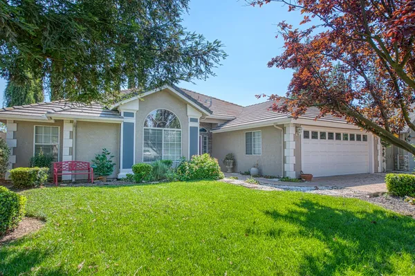 $585,000 | 1021 East Niles Avenue, Fresno, CA 93720