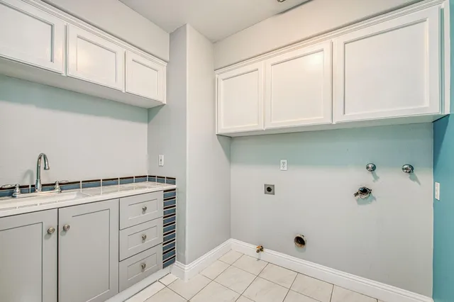 $585,000 | 1021 East Niles Avenue, Fresno, CA 93720