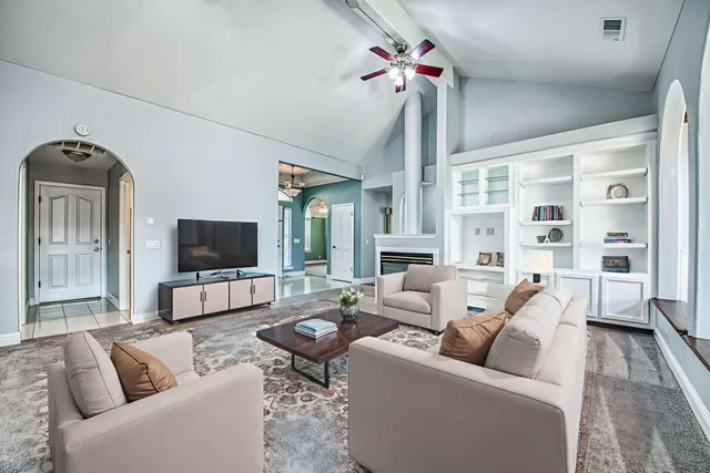 $585,000 | 1021 East Niles Avenue, Fresno, CA 93720