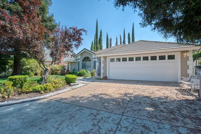 $585,000 | 1021 East Niles Avenue, Fresno, CA 93720