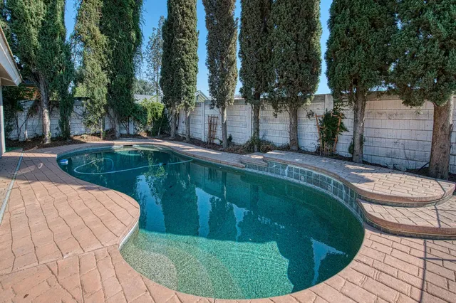 $585,000 | 1021 East Niles Avenue, Fresno, CA 93720