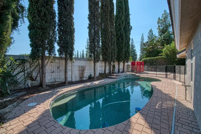 $585,000 | 1021 East Niles Avenue, Fresno, CA 93720