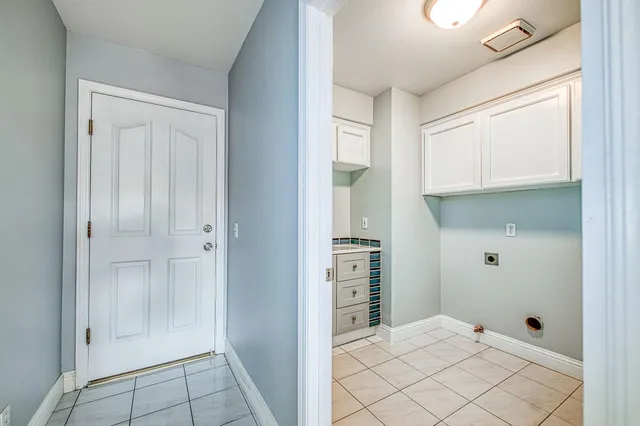 $585,000 | 1021 East Niles Avenue, Fresno, CA 93720