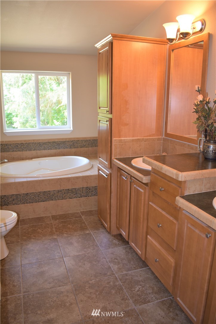 13720 Forsman Road Southeast Olalla, WA 98359 - Photo 12 of 24 Gallery Image 12