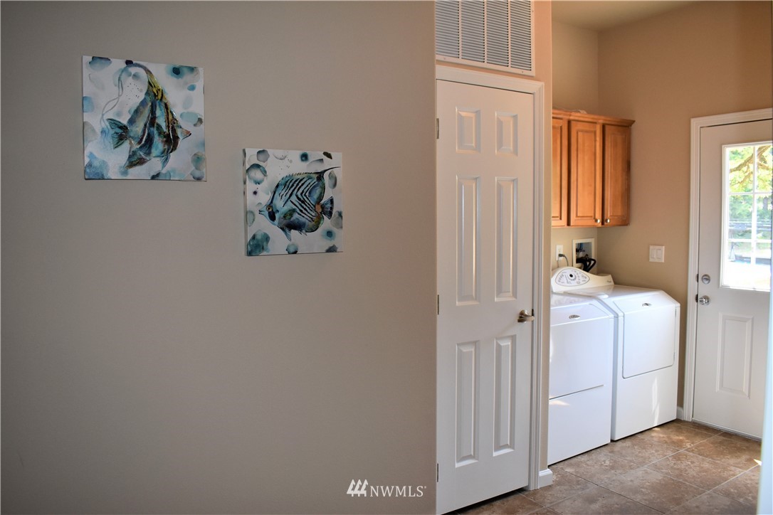 13720 Forsman Road Southeast Olalla, WA 98359 - Photo 13 of 24 Gallery Image 13