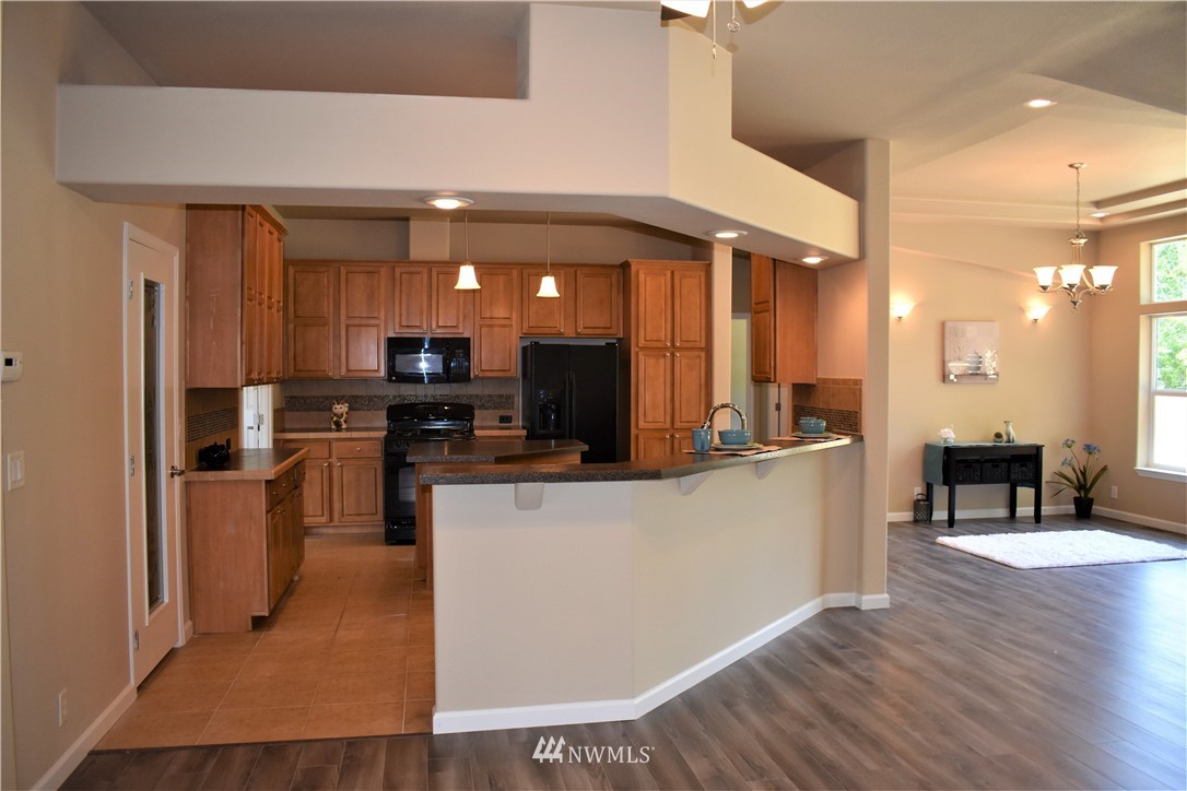 13720 Forsman Road Southeast Olalla, WA 98359 - Photo 6 of 24 Gallery Image 6