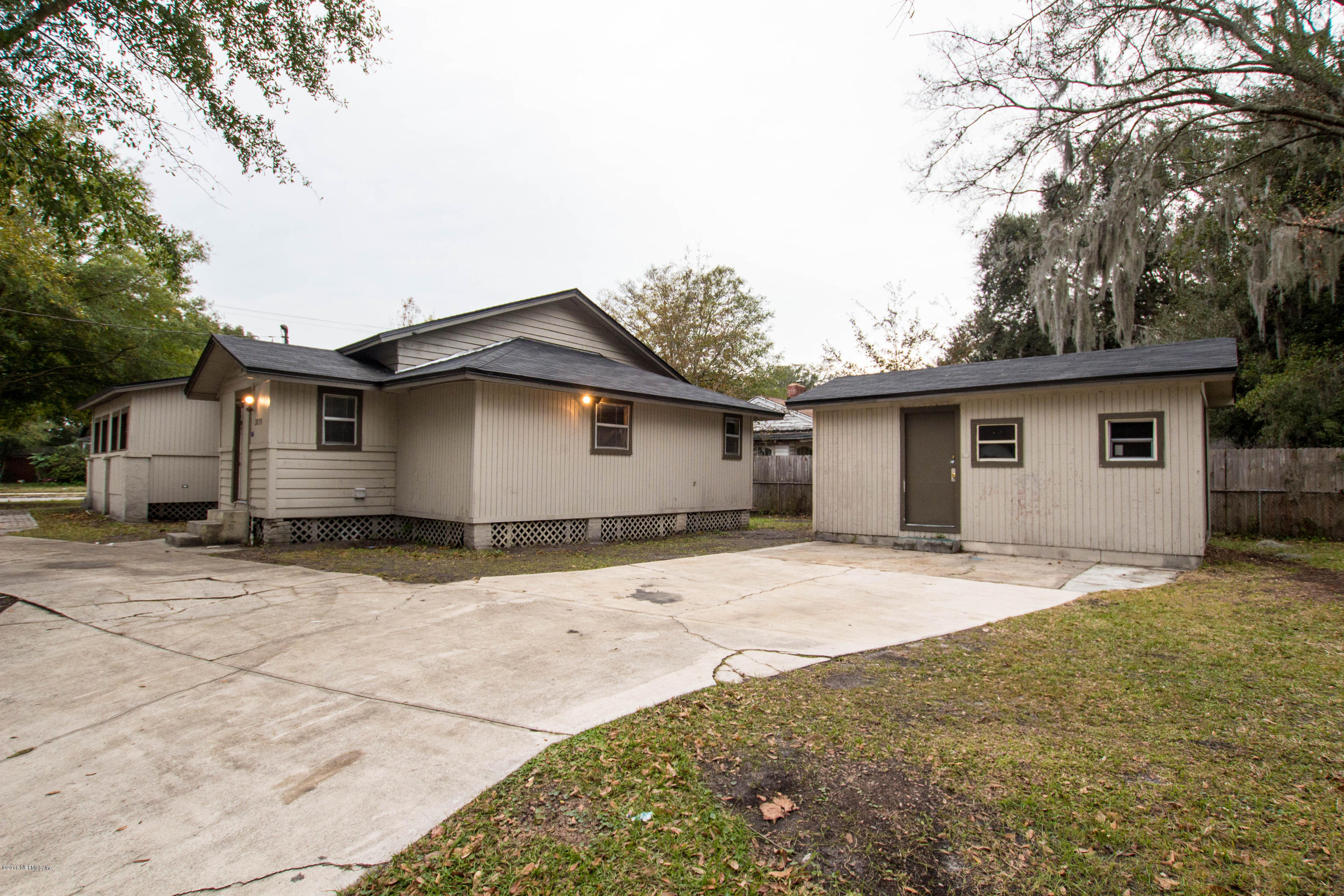 2839 Spring Park Road Jacksonville, FL 32207 - Photo 4 of 19