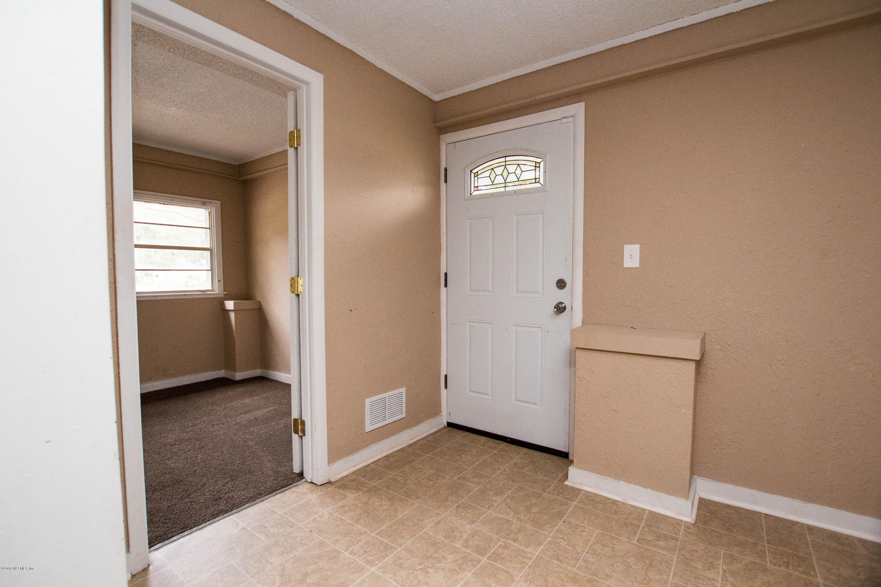 2839 Spring Park Road Jacksonville, FL 32207 - Photo 6 of 19