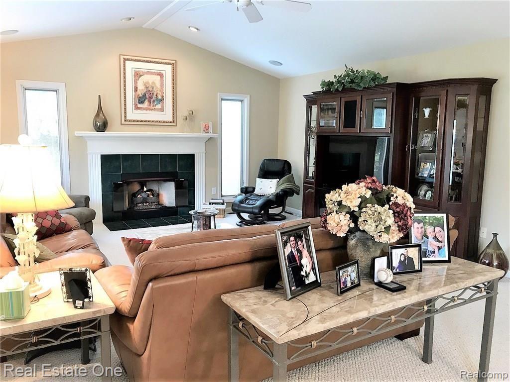 2864 Santia Road Troy, MI 48085 - Photo 11 of 21 santiagr.jpg