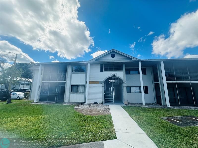 20730 Northeast 4th Pl Unit 201  