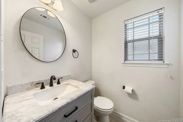 $1,950 | 807 Spello Circle, San Antonio, TX 78253