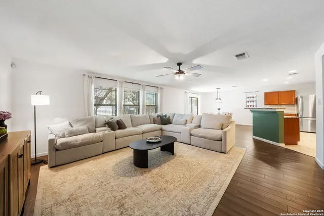 $1,950 | 807 Spello Circle, San Antonio, TX 78253