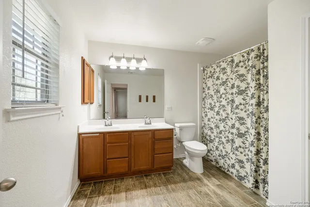 $1,950 | 807 Spello Circle, San Antonio, TX 78253