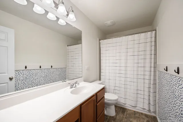 $1,950 | 807 Spello Circle, San Antonio, TX 78253