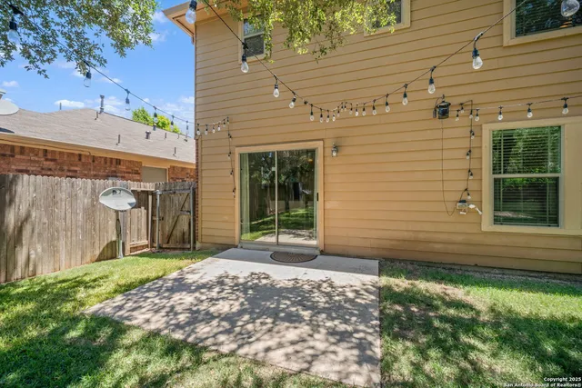 $1,950 | 807 Spello Circle, San Antonio, TX 78253