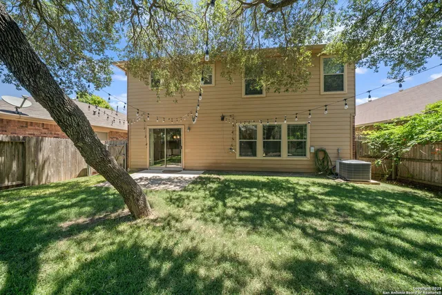 $1,950 | 807 Spello Circle, San Antonio, TX 78253