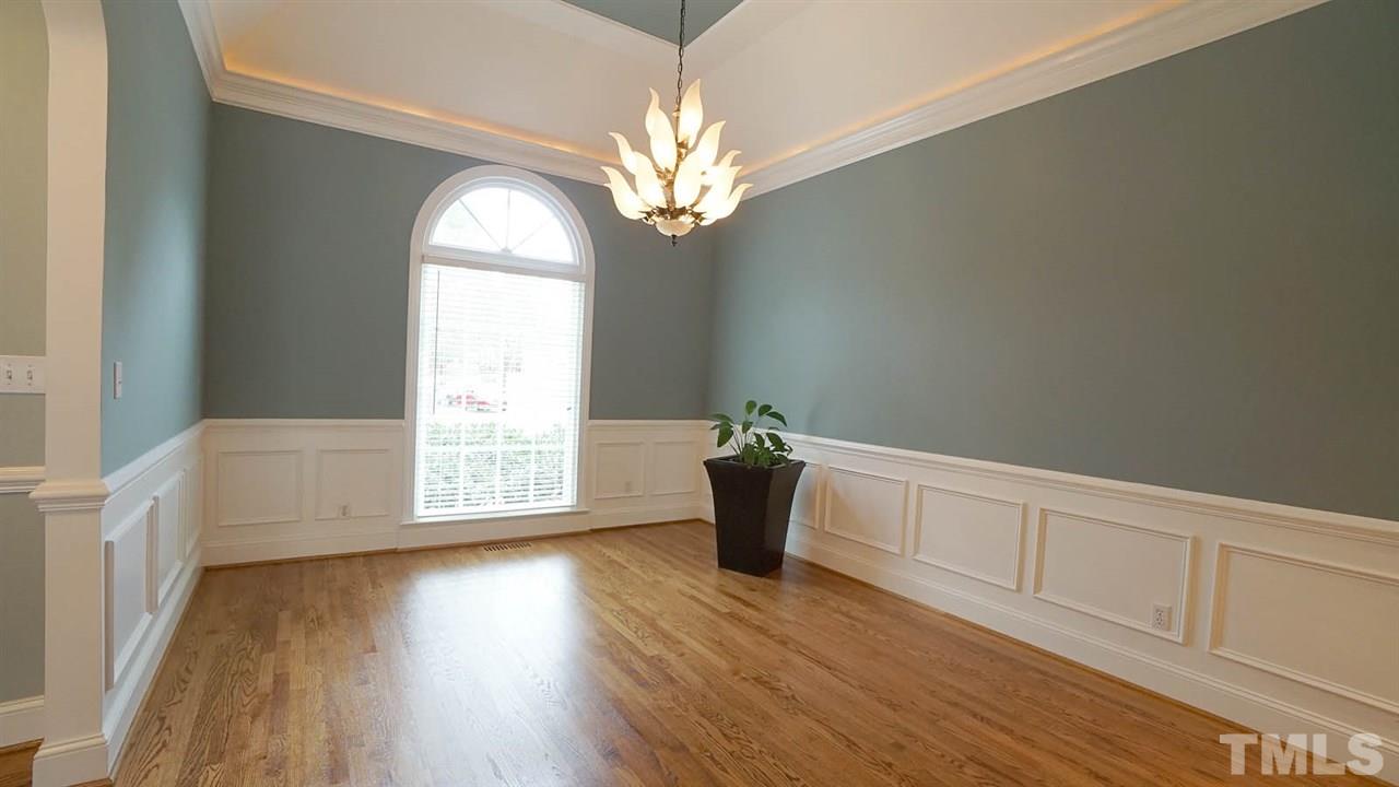 2708 Alloway Court Raleigh, NC 27606 - Photo 7 of 29 Gallery Image 7