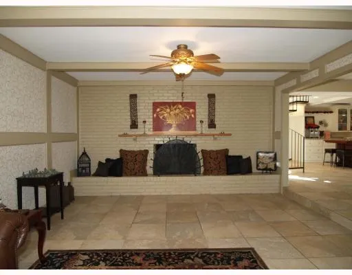 a view of a livingroom with furniture