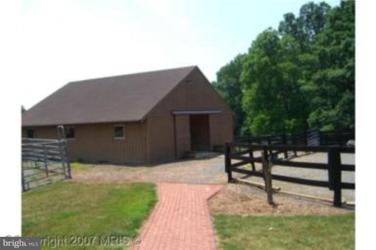 5501 Sudley Road Manassas, VA 20109 - Photo 2 of 18 Barn