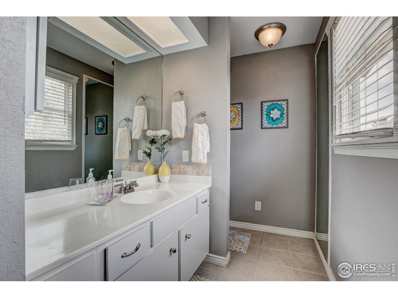 1912 Homestead Road Greeley, CO 80634 - Photo 24 of 40 Primary bathroom