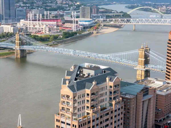 $1,999,900 | 100 West Rivercenter Boulevard, Unit 3B, Covington, KY 41011