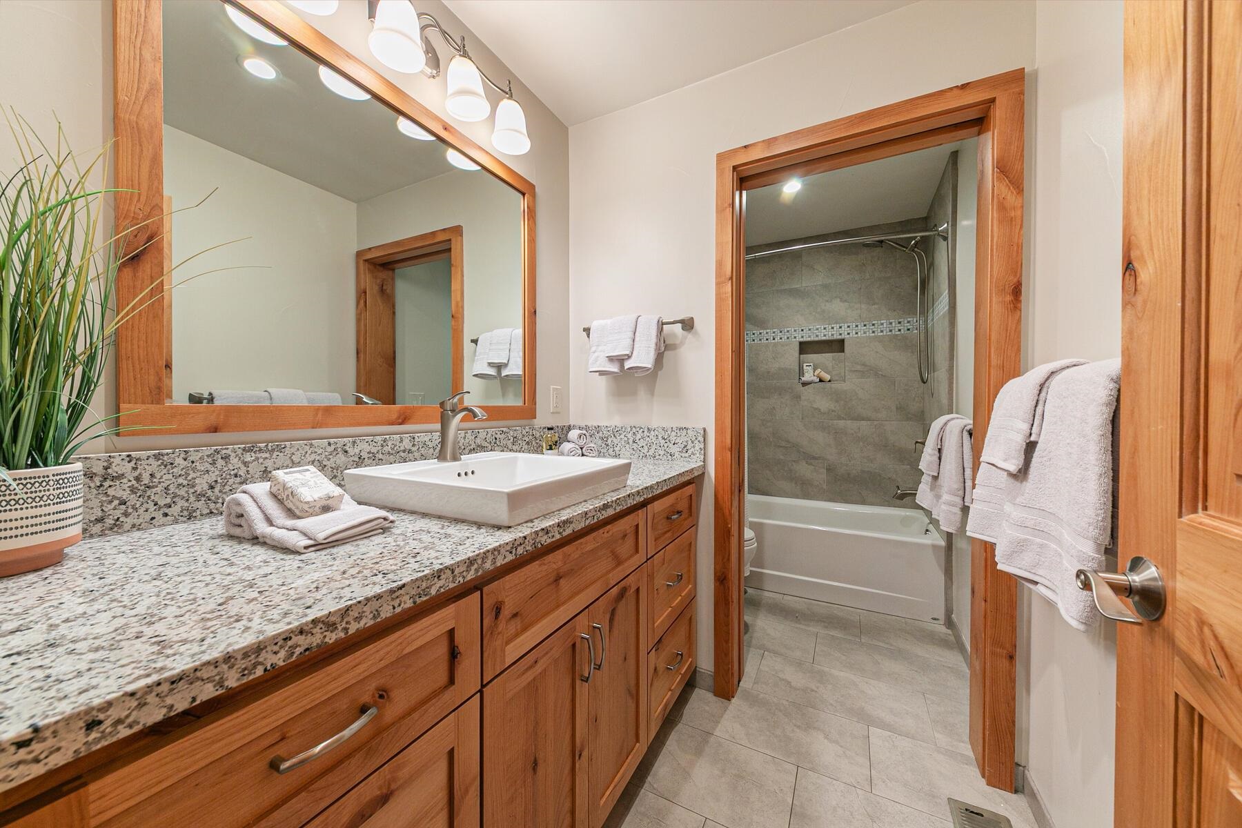 12686 Ski View Loop Truckee, CA 96161 - Photo 20 of 28 Gallery Image 20
