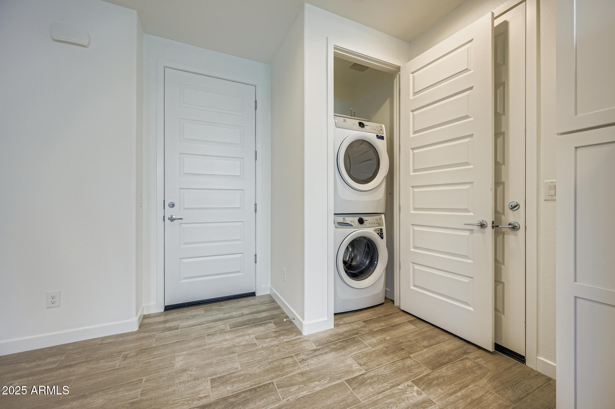 1508 Ridge Road Apache Junction, AZ 85120 - Photo 16 of 35 Next Gen Foyer