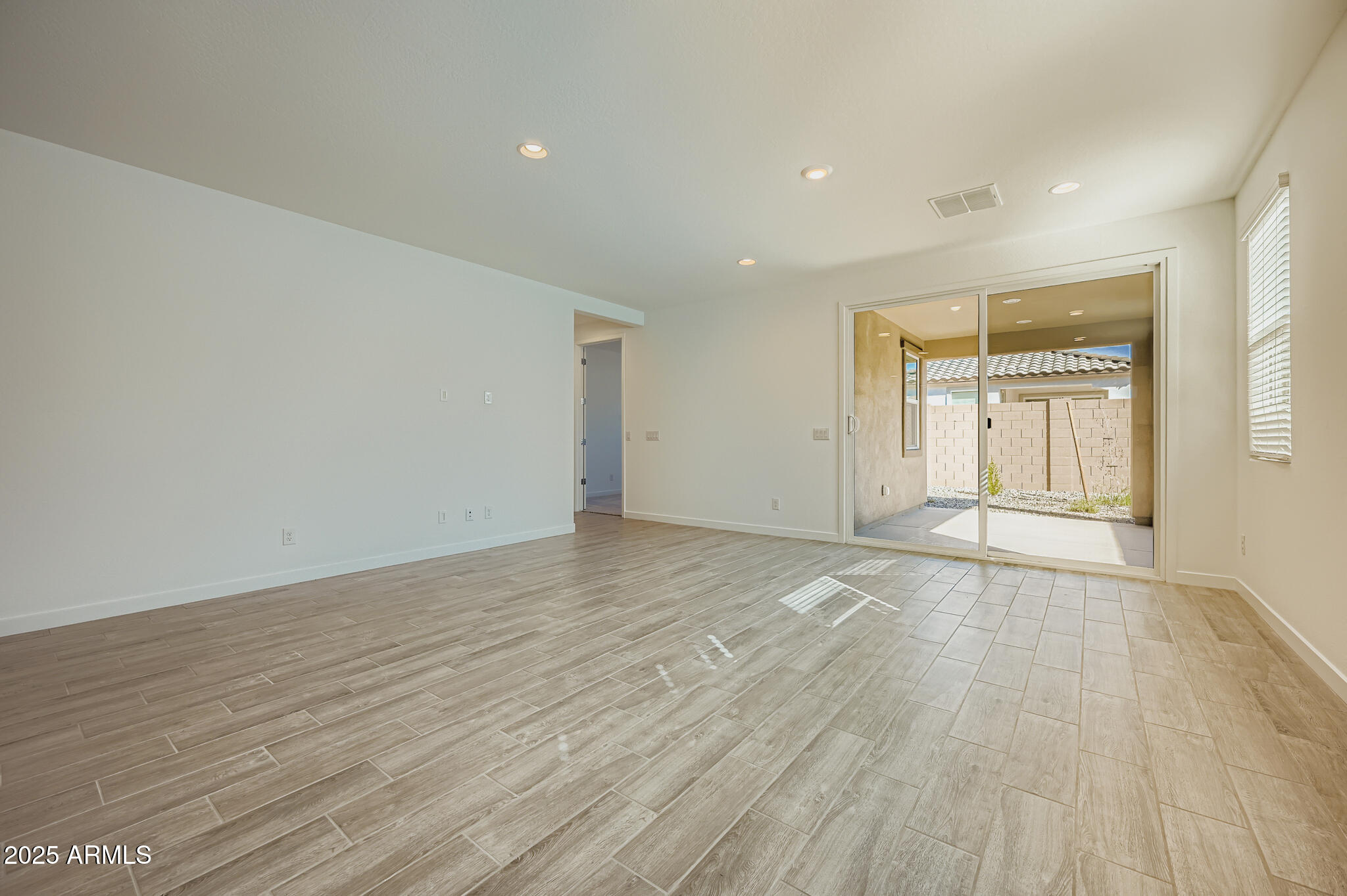 1508 Ridge Road Apache Junction, AZ 85120 - Photo 8 of 35 Living Room