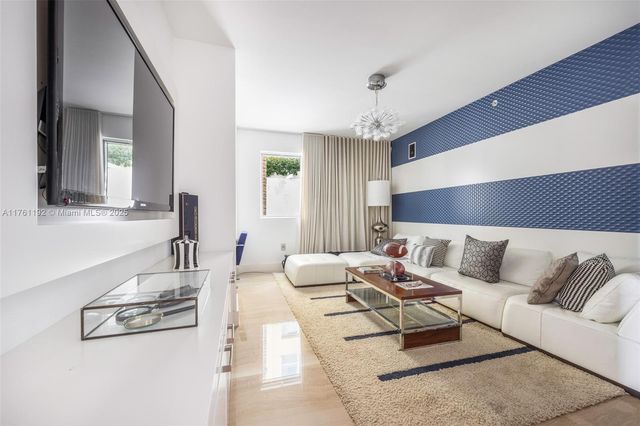 $19,642,000 | 125 Ocean Drive, Unit U0303, Miami Beach, FL 33139