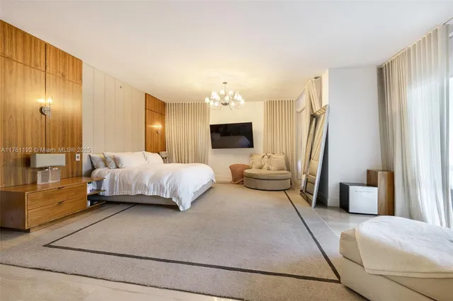 $19,642,000 | 125 Ocean Drive, Unit U0303, Miami Beach, FL 33139