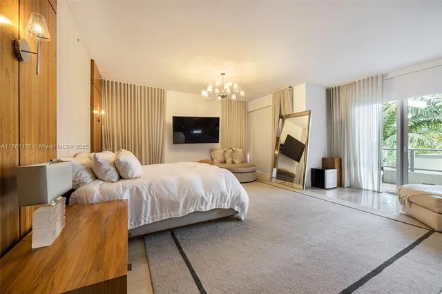 $19,642,000 | 125 Ocean Drive, Unit U0303, Miami Beach, FL 33139