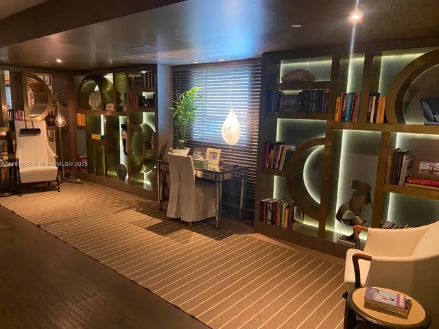 $19,642,000 | 125 Ocean Drive, Unit U0303, Miami Beach, FL 33139