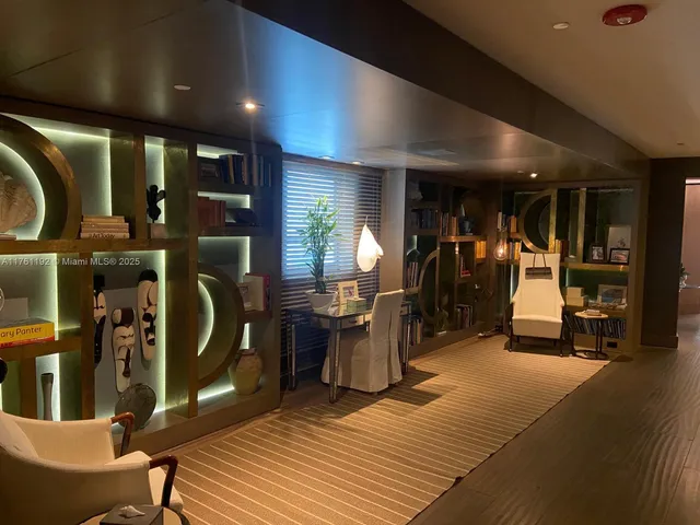 $19,642,000 | 125 Ocean Drive, Unit U0303, Miami Beach, FL 33139