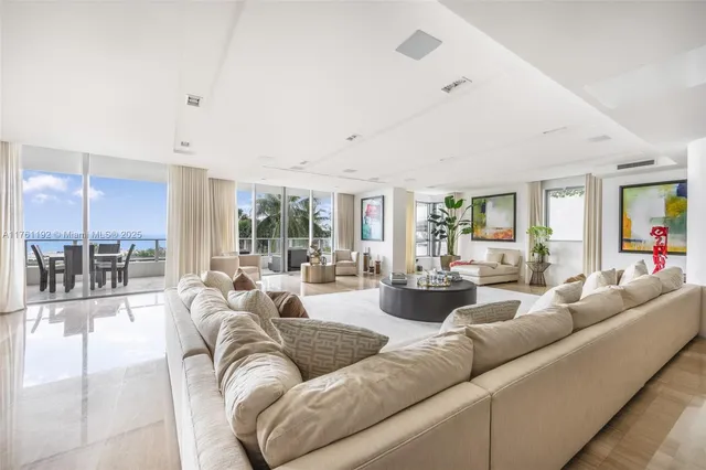 $19,642,000 | 125 Ocean Drive, Unit U0303, Miami Beach, FL 33139