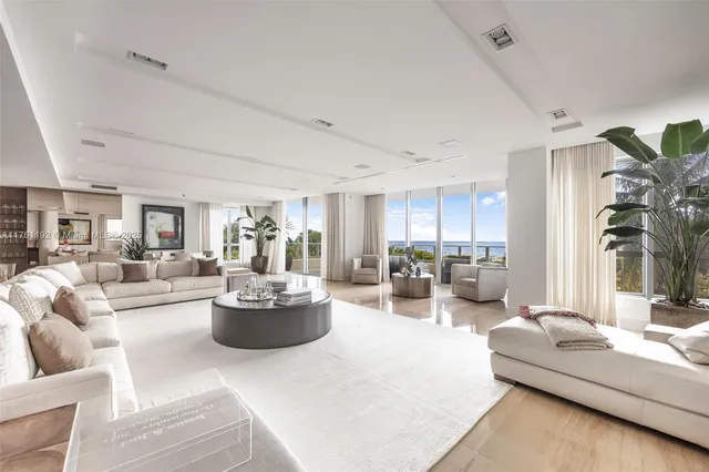 $19,642,000 | 125 Ocean Drive, Unit U0303, Miami Beach, FL 33139