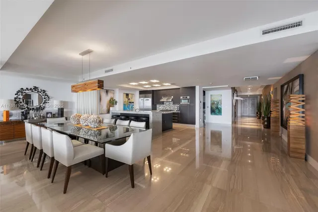 $19,642,000 | 125 Ocean Drive, Unit U0303, Miami Beach, FL 33139