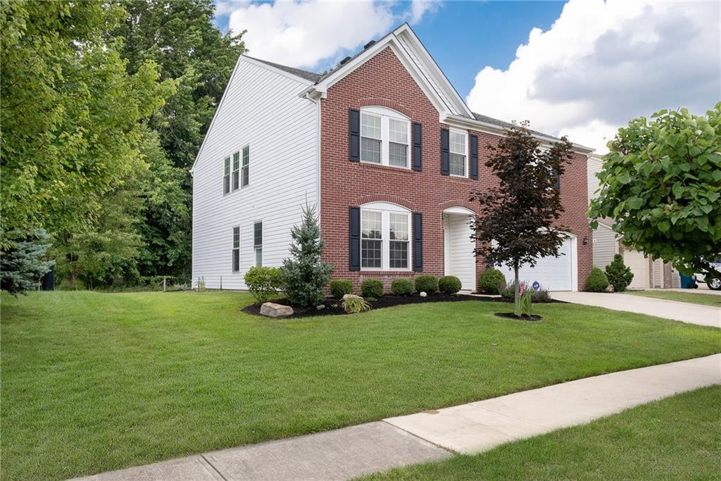 11140 Litchfield Place Fishers, IN 46038 - Photo 2 of 46