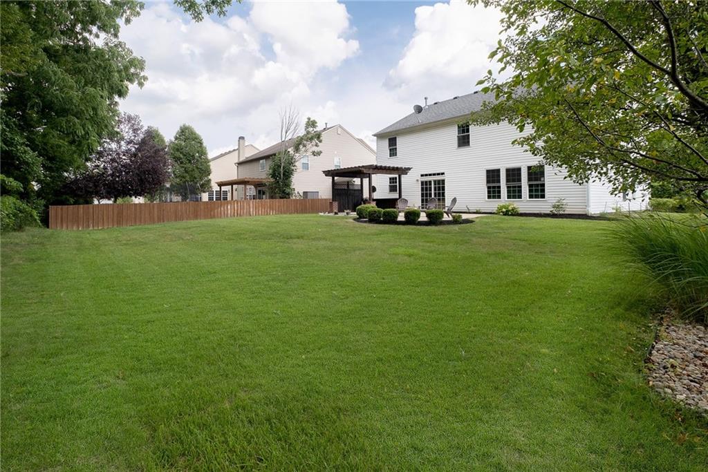 11140 Litchfield Place Fishers, IN 46038 - Photo 3 of 46