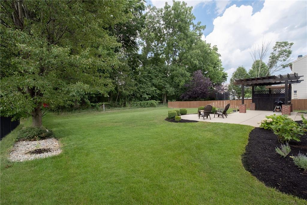 11140 Litchfield Place Fishers, IN 46038 - Photo 4 of 46