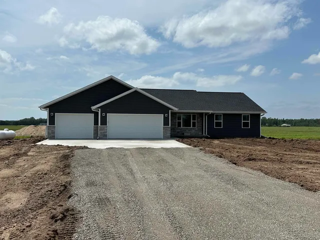$399,900 | 3873 Woodside Drive, Pulaski, WI 54162