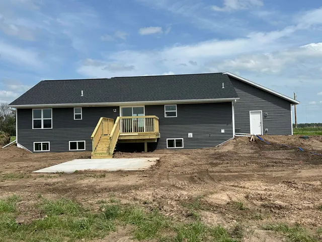 $399,900 | 3873 Woodside Drive, Pulaski, WI 54162