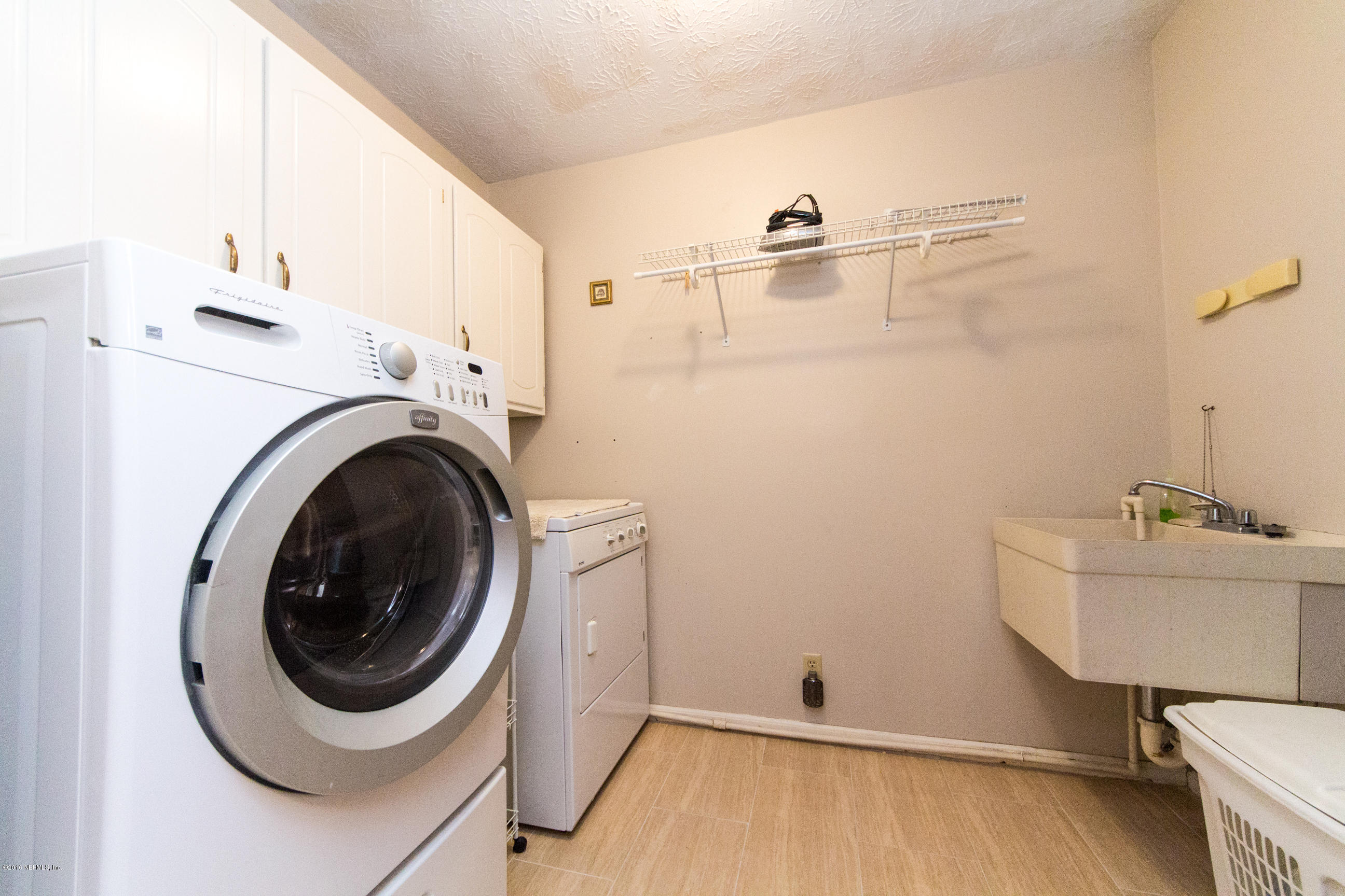 4480 River Trail Road Jacksonville, FL 32277 - Photo 37 of 38 Laundry