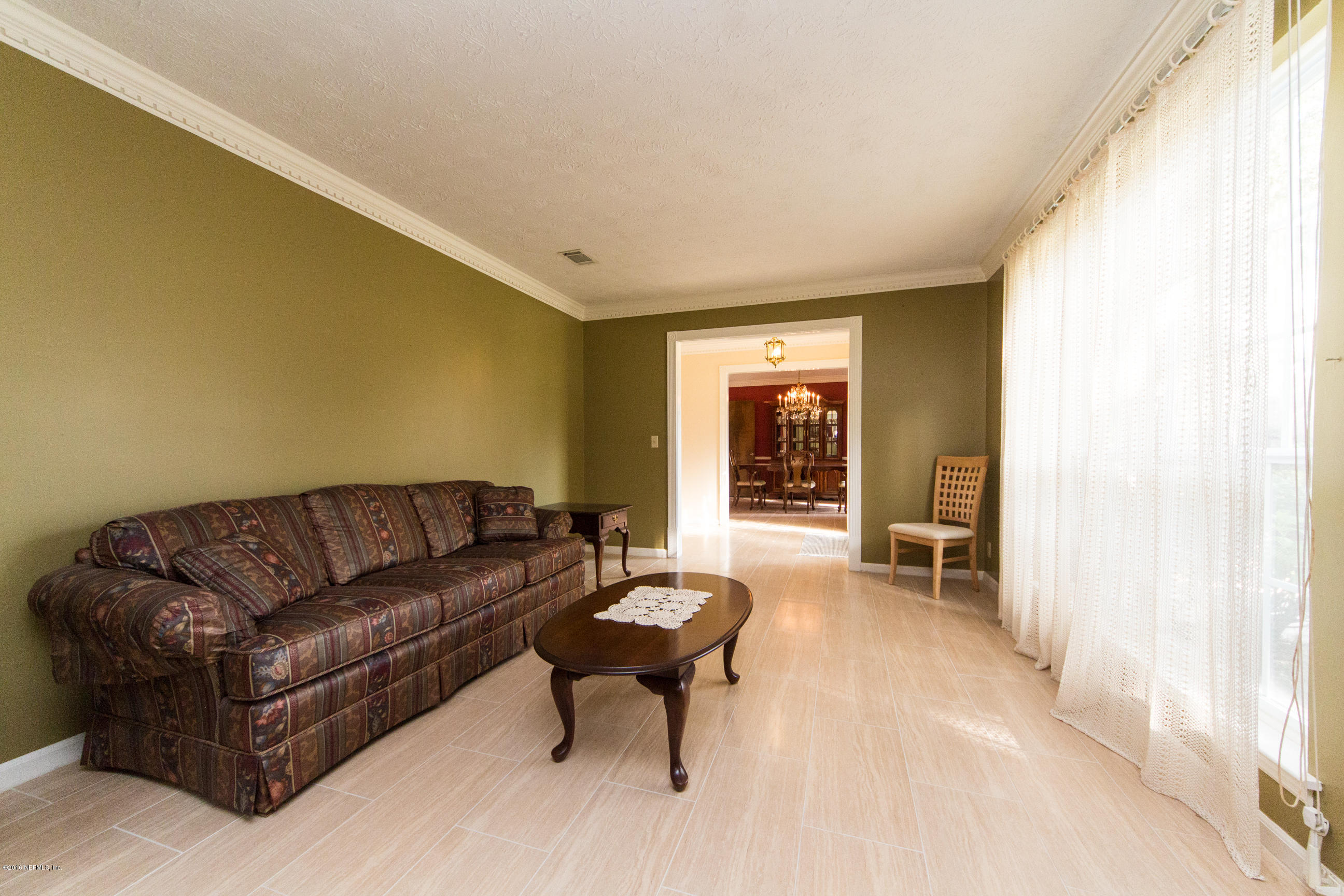4480 River Trail Road Jacksonville, FL 32277 - Photo 9 of 38 Living Room