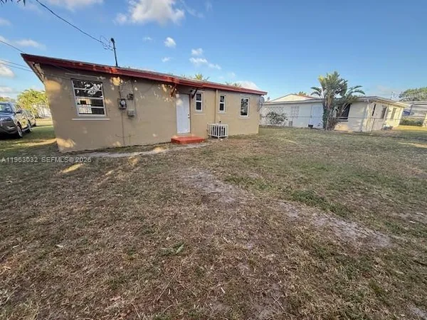 $3,100 | 14620 Monroe Street, Unit X, Miami, FL 33176