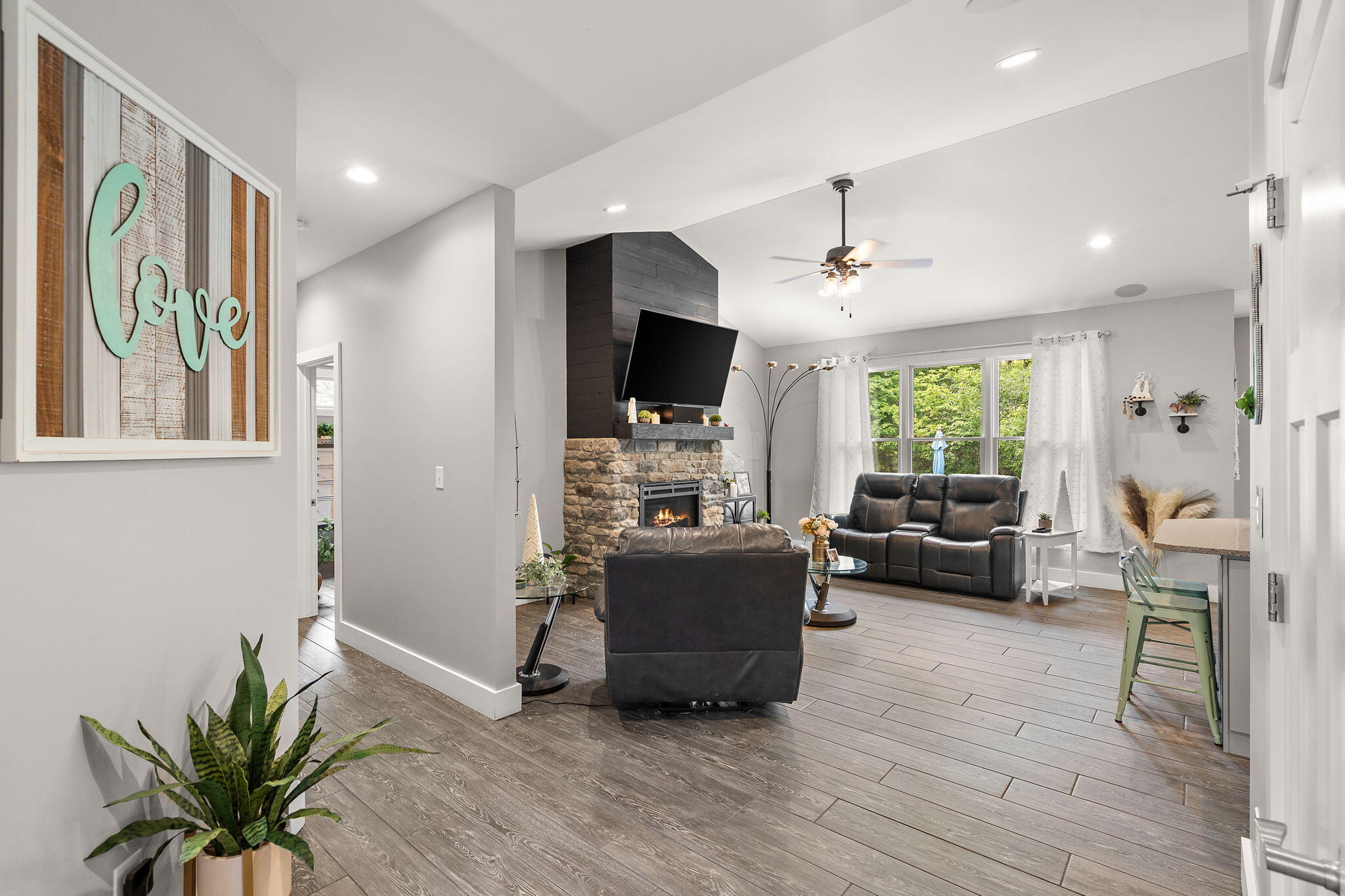 10186 Rustic Drive Demotte, IN 46310 - Photo 5 of 65 2048x1365