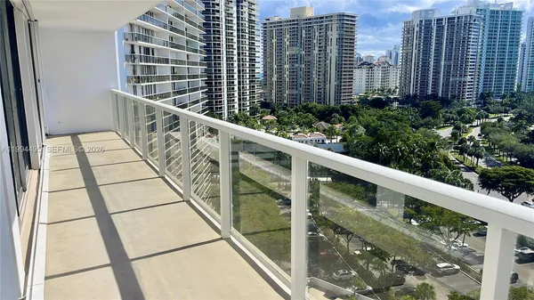$3,000 | 3701 North Country Club Drive, Unit 1505, Aventura, FL 33180